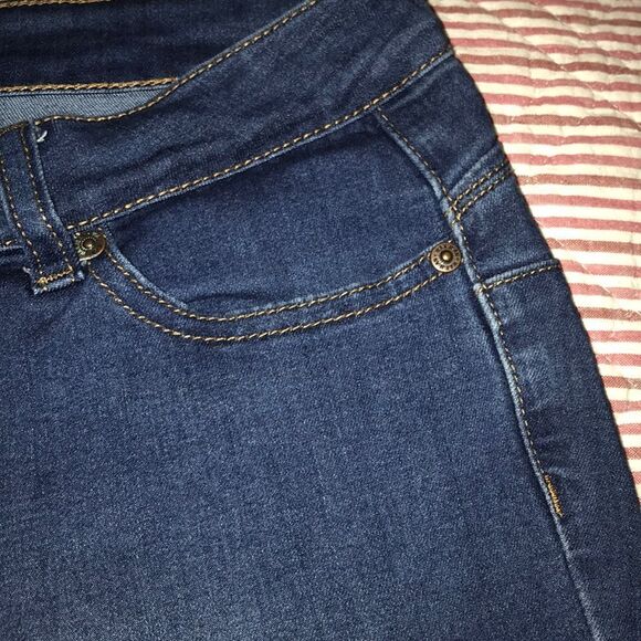 Soft denim ripped super skinny jeans - Picture 4 of 8